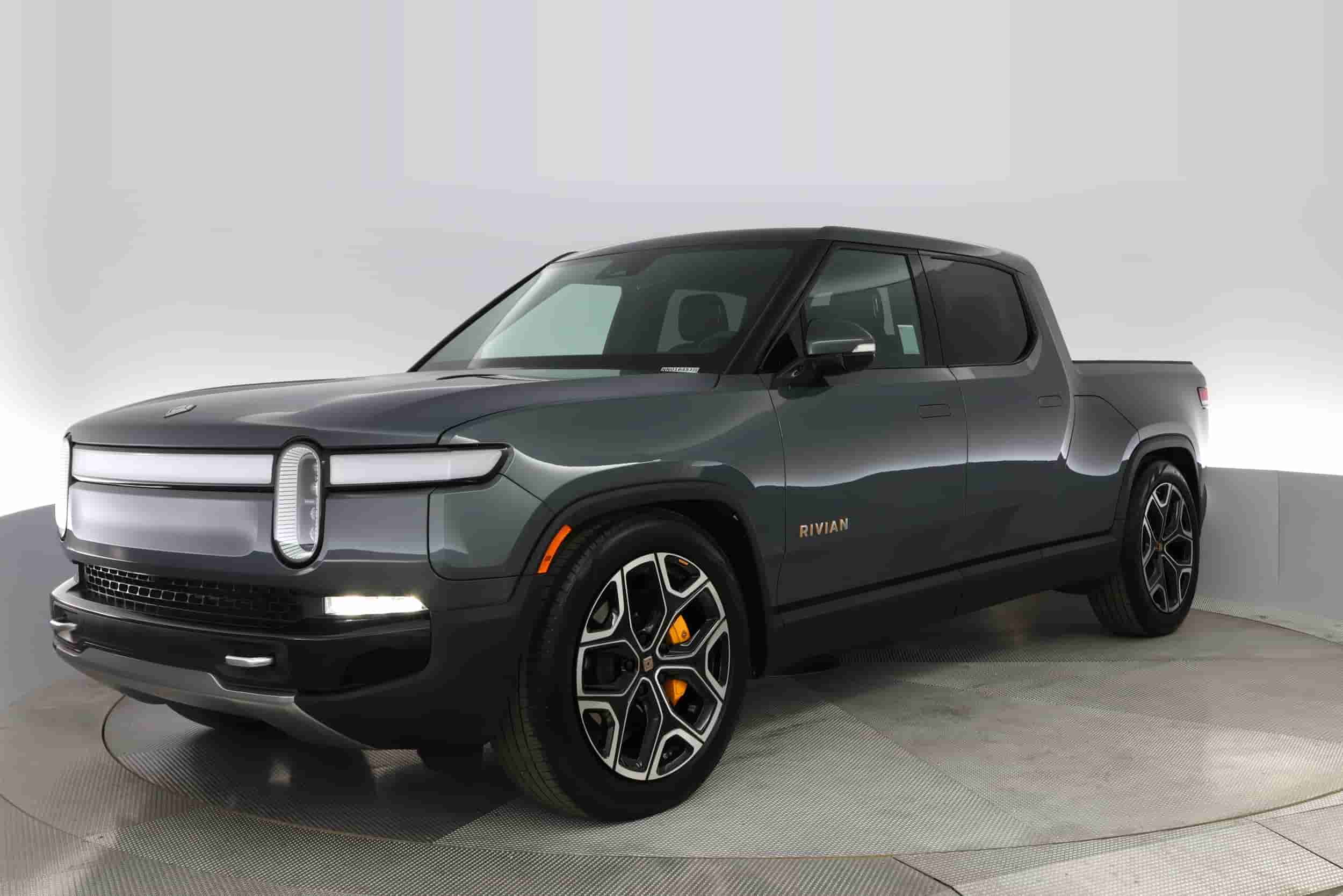 Rivian R1T | EverCar's Co. on EverCars Co.