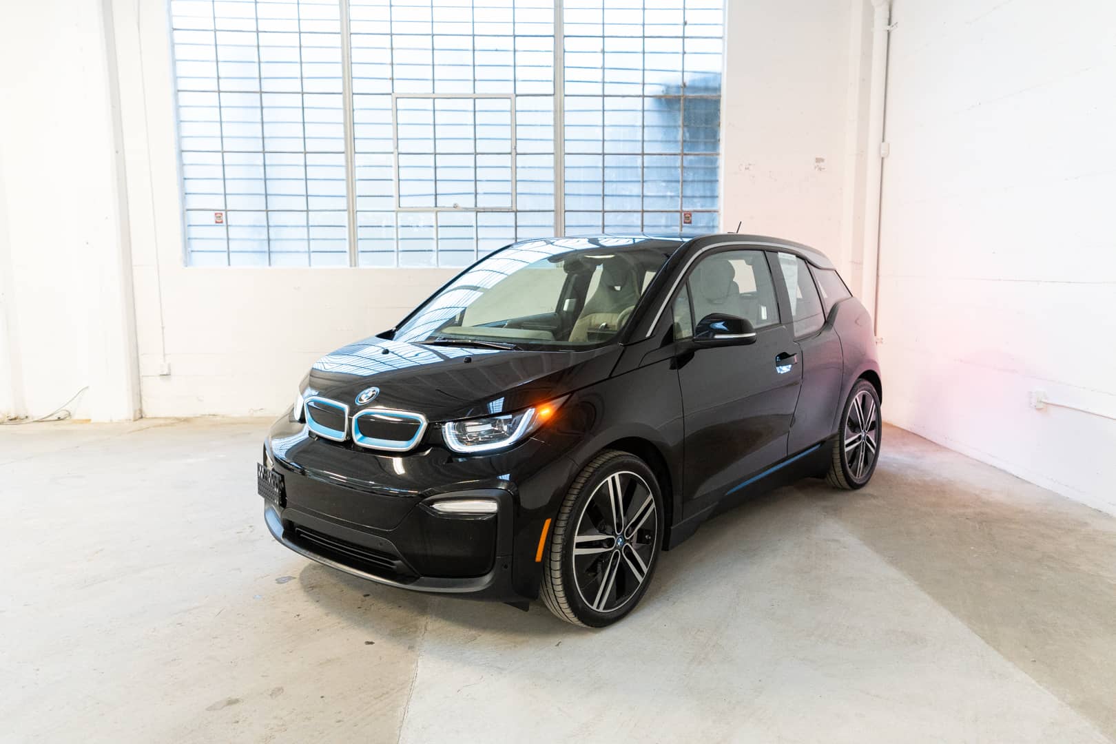 EverCar's Co. vehicle image for BMW i3 - 2020 Mega World on EverCars Co.