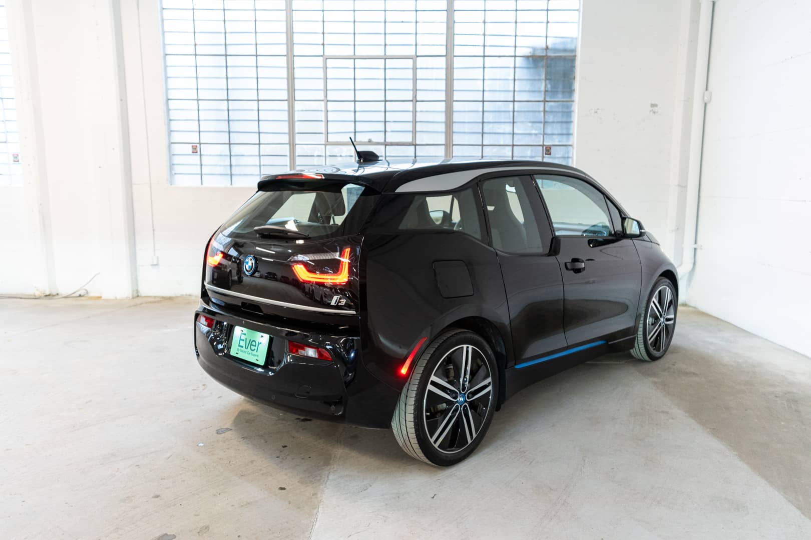 EverCar's Co. vehicle image for BMW i3 - 2020 Mega World on EverCars Co.