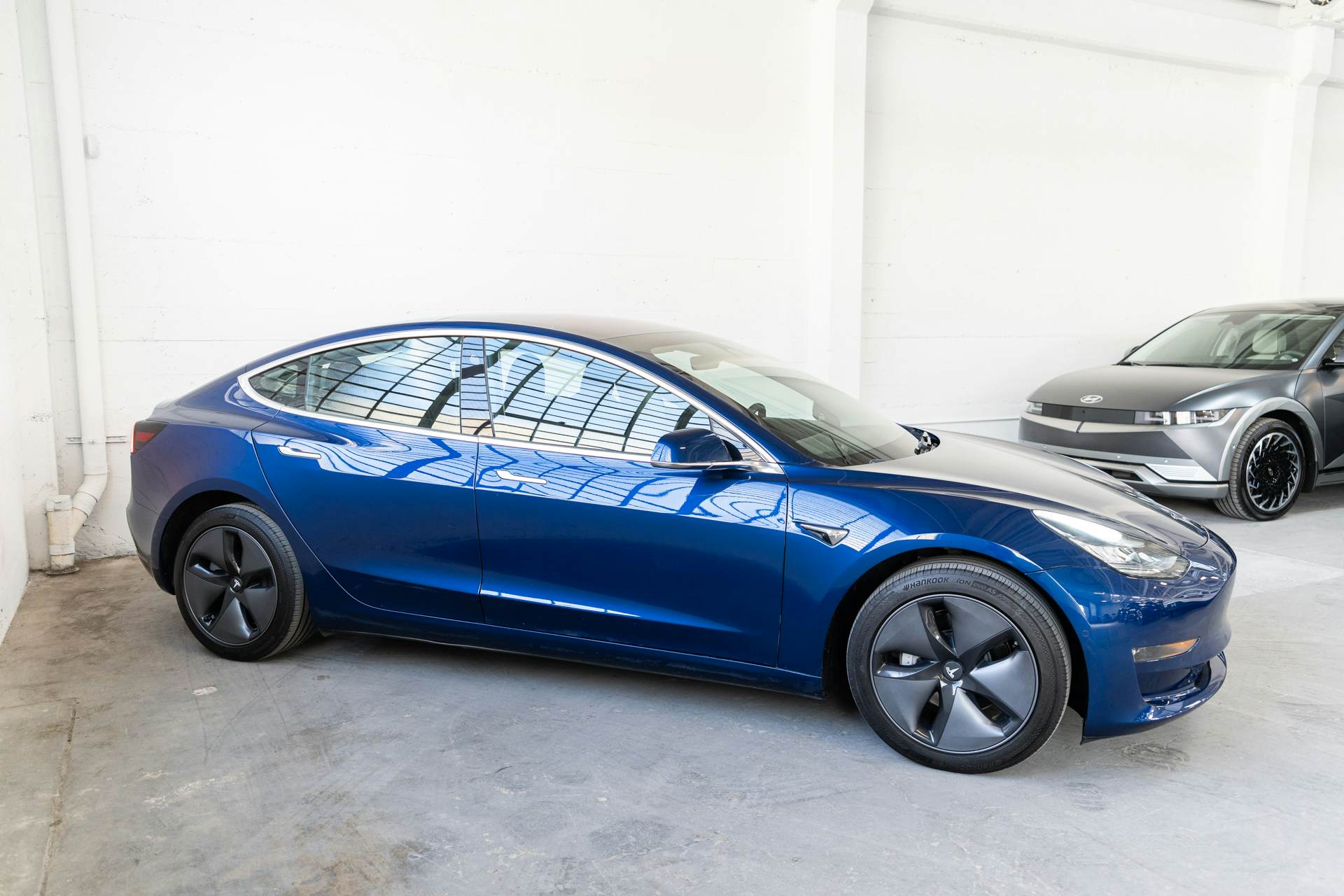 EverCar's Co. extra vehicle's image for Tesla Model 3 - 2018 Mid Range on EverCars Co.