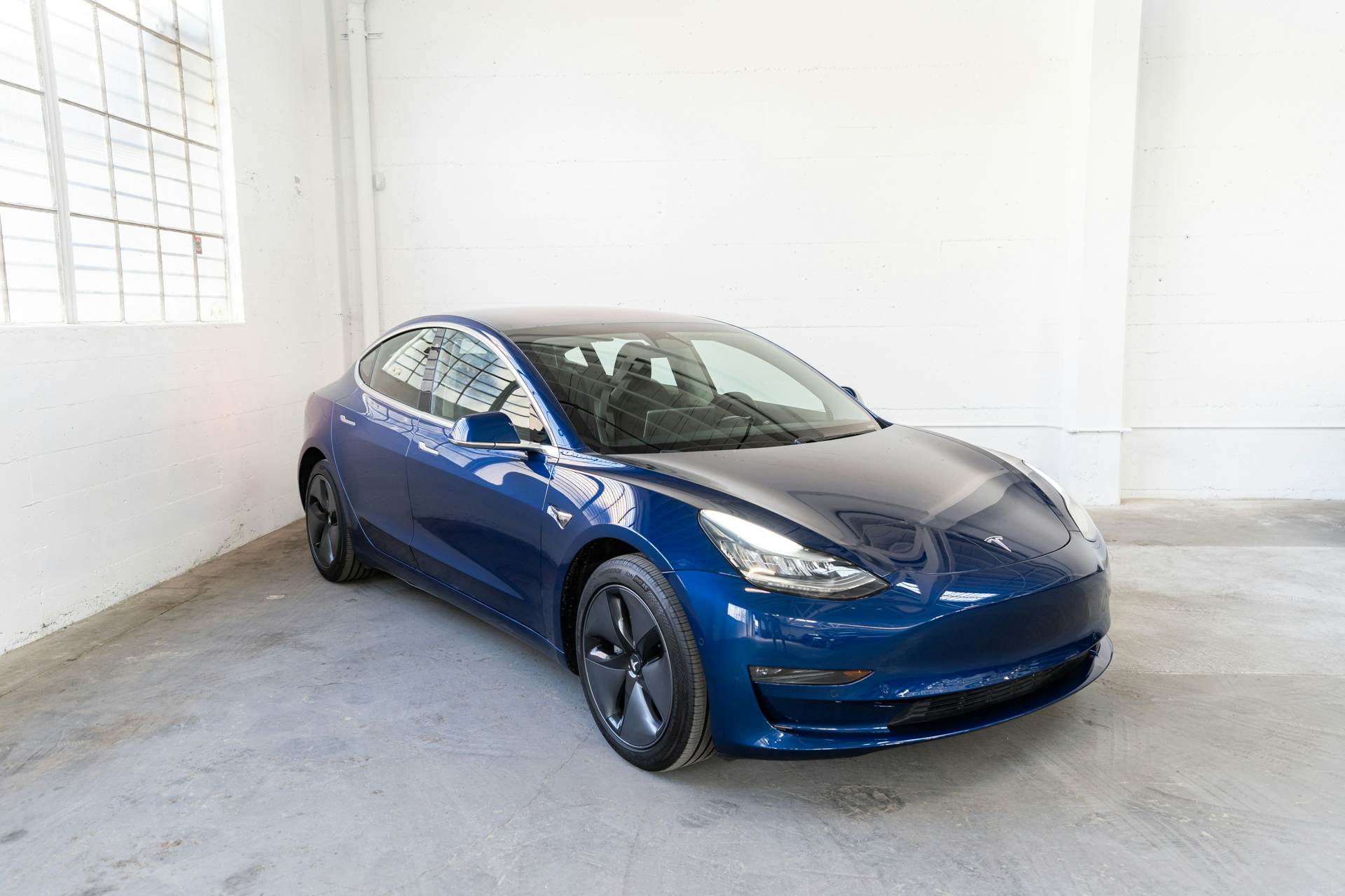 EverCar's Co. extra vehicle's image for Tesla Model 3 - 2018 Mid Range on EverCars Co.