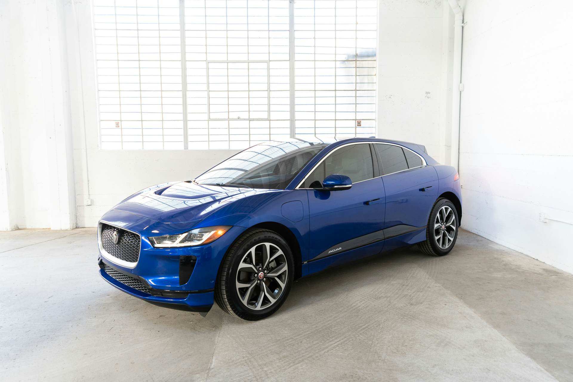 EverCar's Co. extra vehicle's image for Jaguar I-Pace - 2020 SE on EverCars Co.