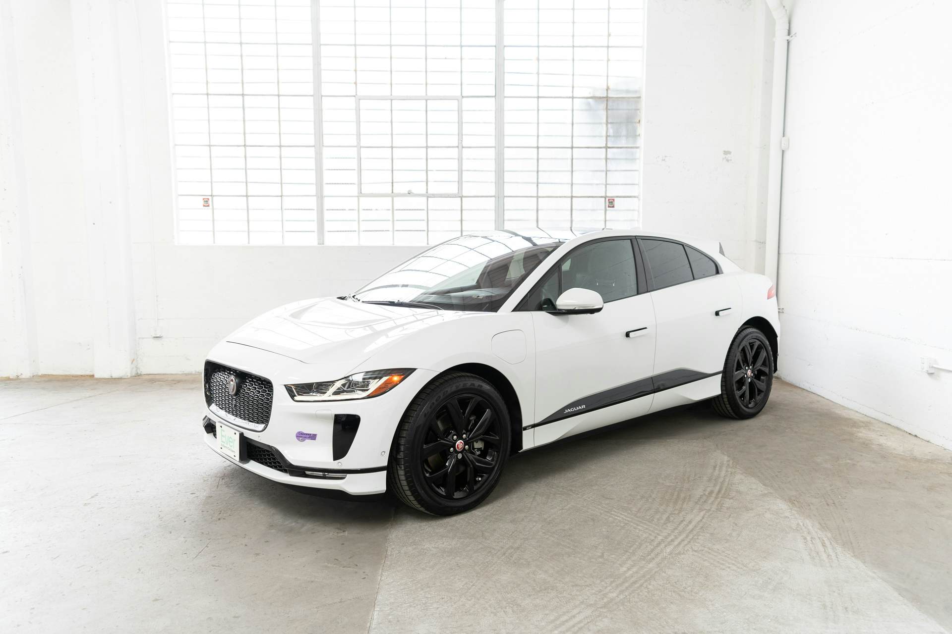 EverCar's Co. extra vehicle's image for Jaguar I-Pace - 2019 SE on EverCars Co.