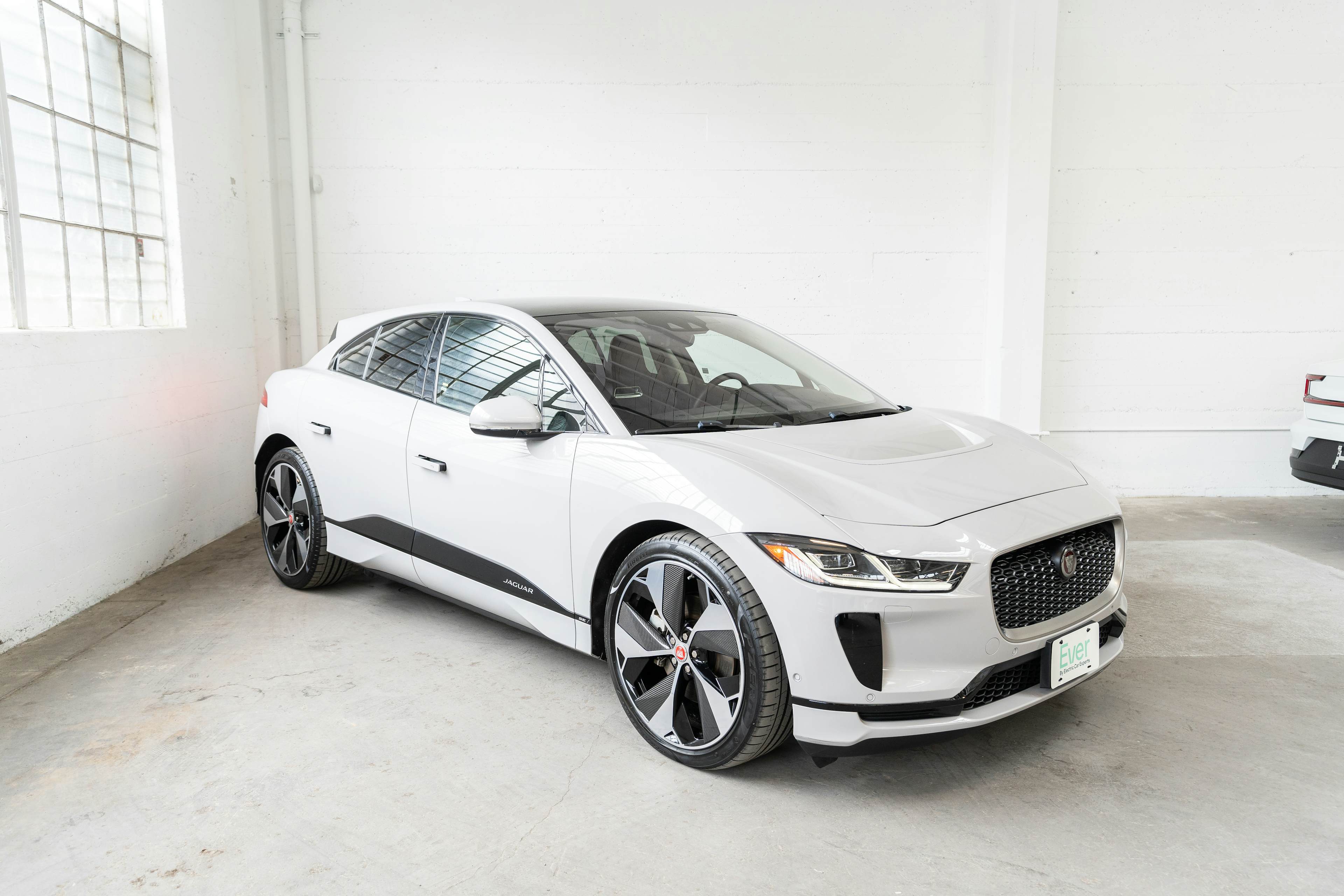 EverCar's Co. extra vehicle's image for Jaguar I-Pace - 2020 SE on EverCars Co.