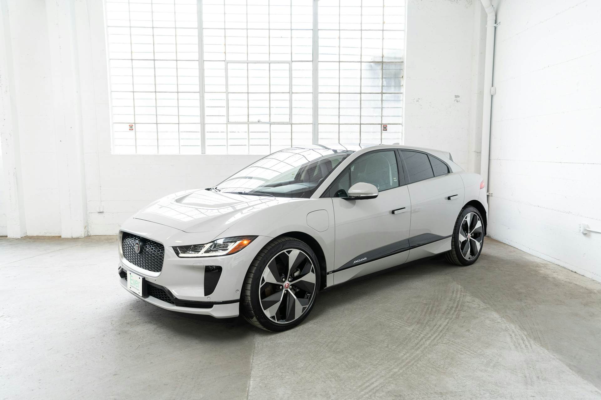 EverCar's Co. extra vehicle's image for Jaguar I-Pace - 2020 SE on EverCars Co.