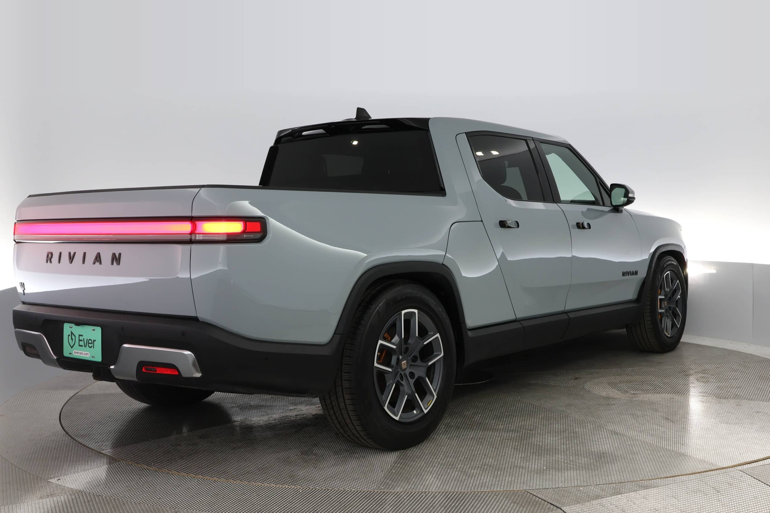 EverCar's Co. vehicle image for Rivian R1T - 2022 Adventure on EverCars Co.