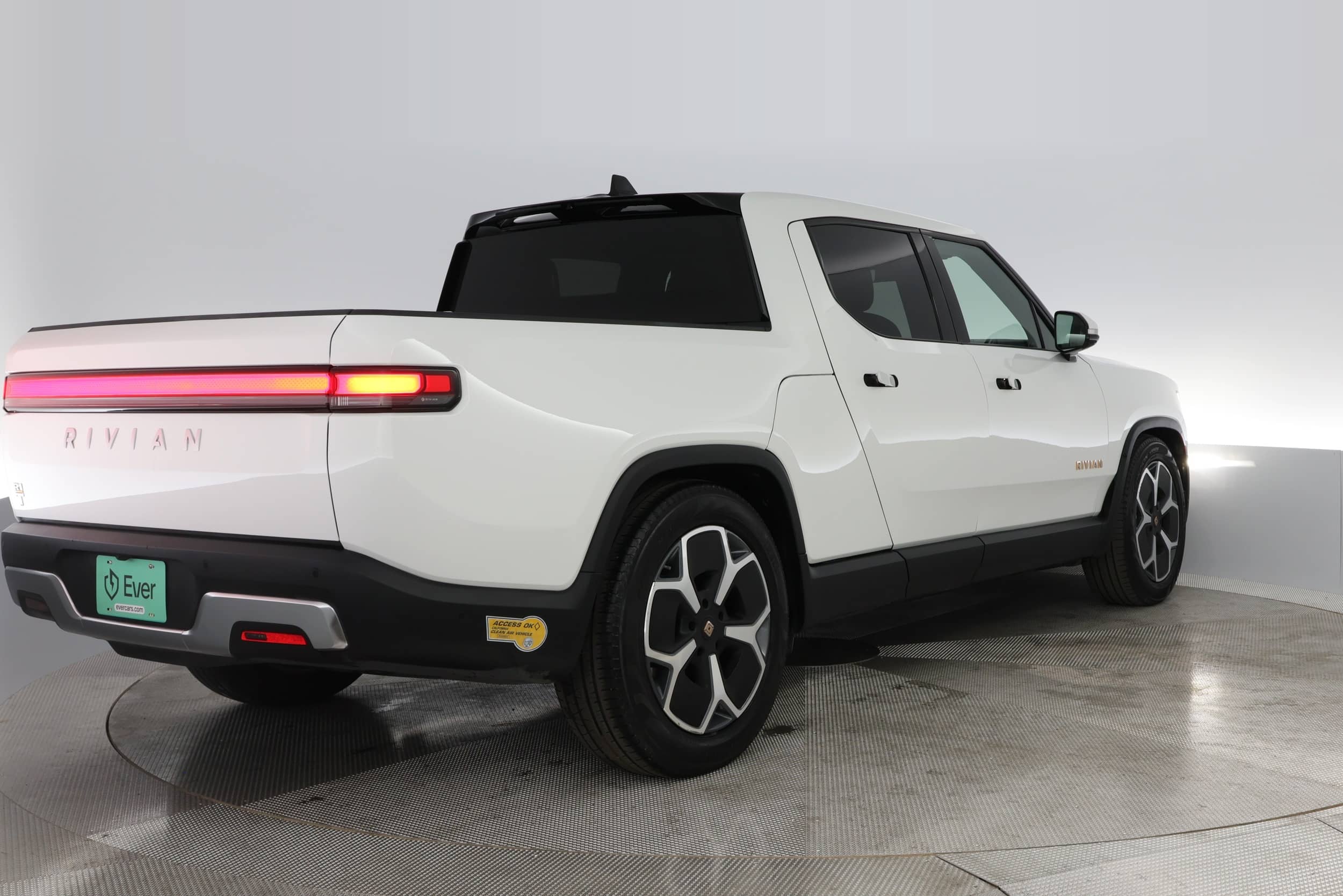 EverCar's Co. vehicle image for Rivian R1T - 2022 Adventure on EverCars Co.