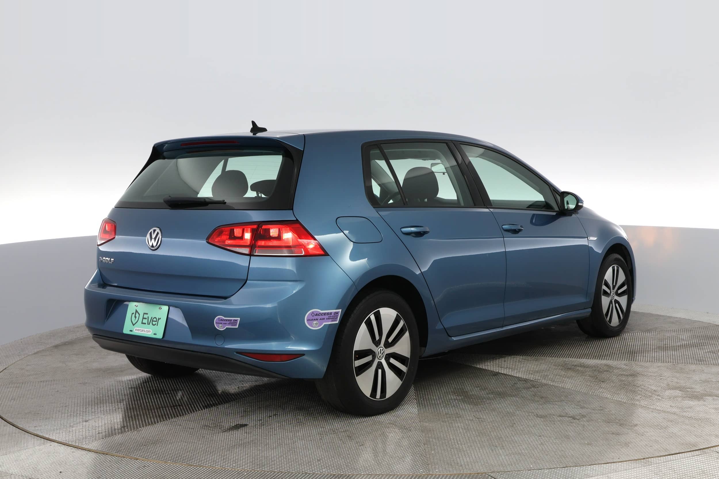 EverCar's Co. vehicle image for Volkswagen e-Golf - 2016 SE on EverCars Co.