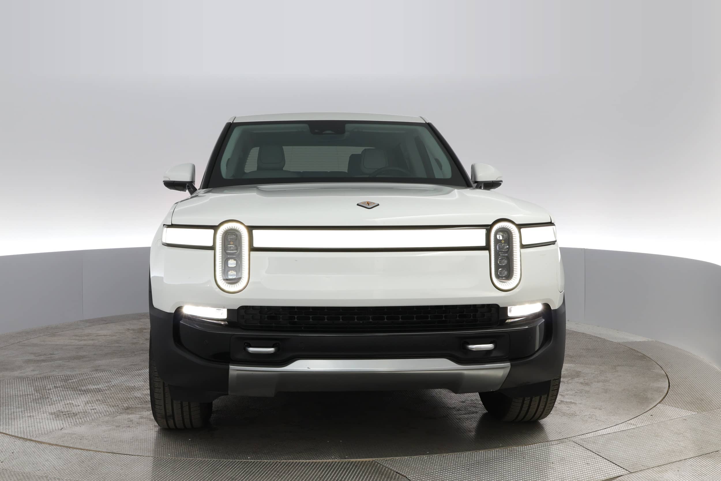 EverCar's Co. vehicle image for Rivian R1T - 2022 Adventure on EverCars Co.