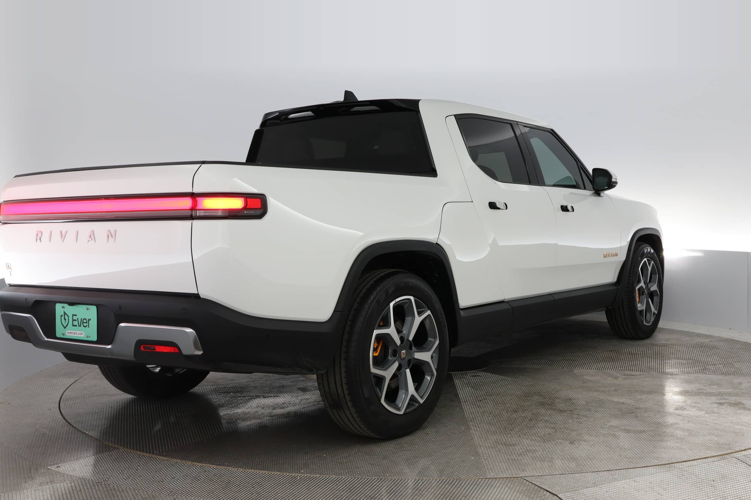 EverCar's Co. vehicle image for Rivian R1T - 2022 Adventure on EverCars Co.