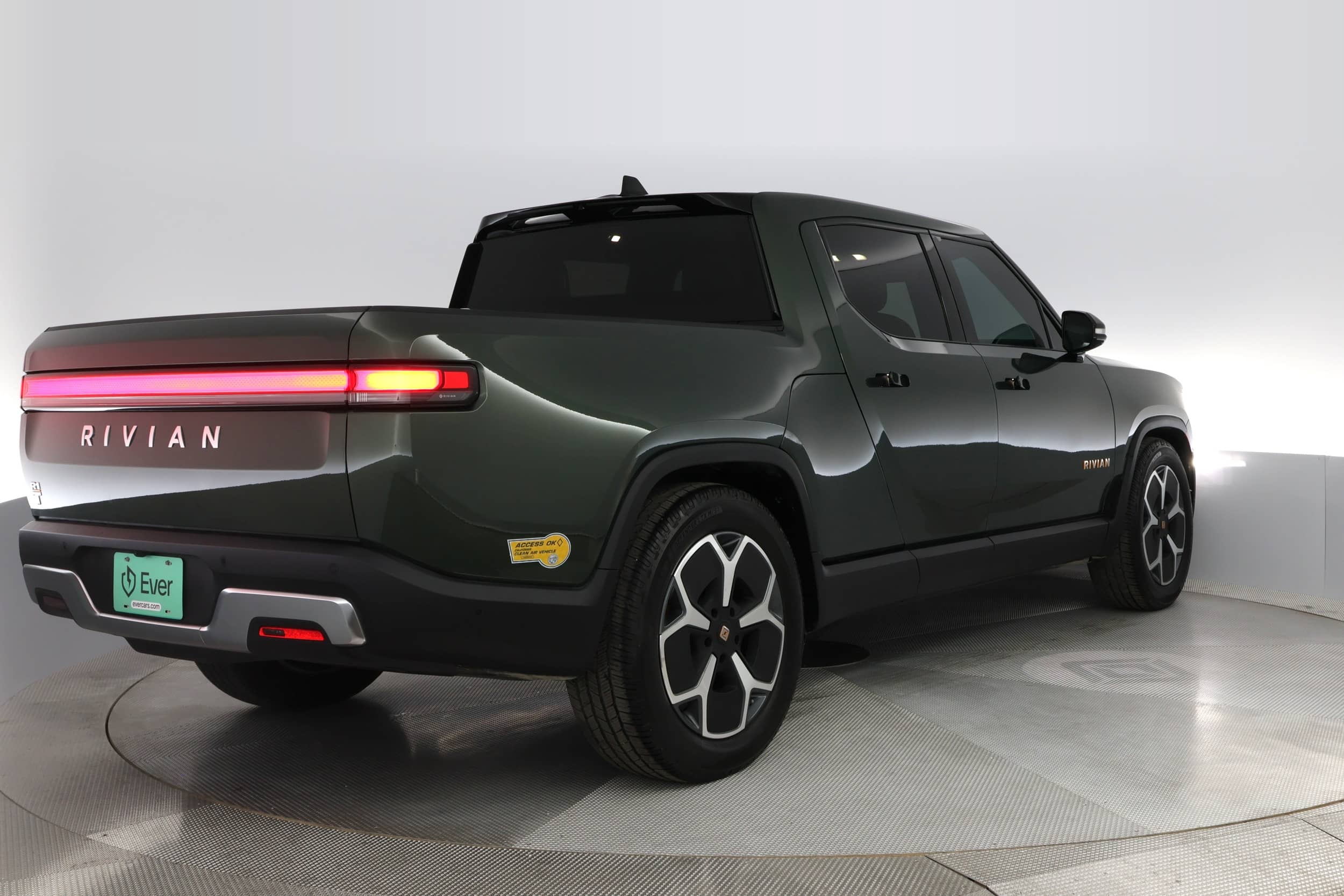 EverCar's Co. vehicle image for Rivian R1T - 2022 Adventure on EverCars Co.