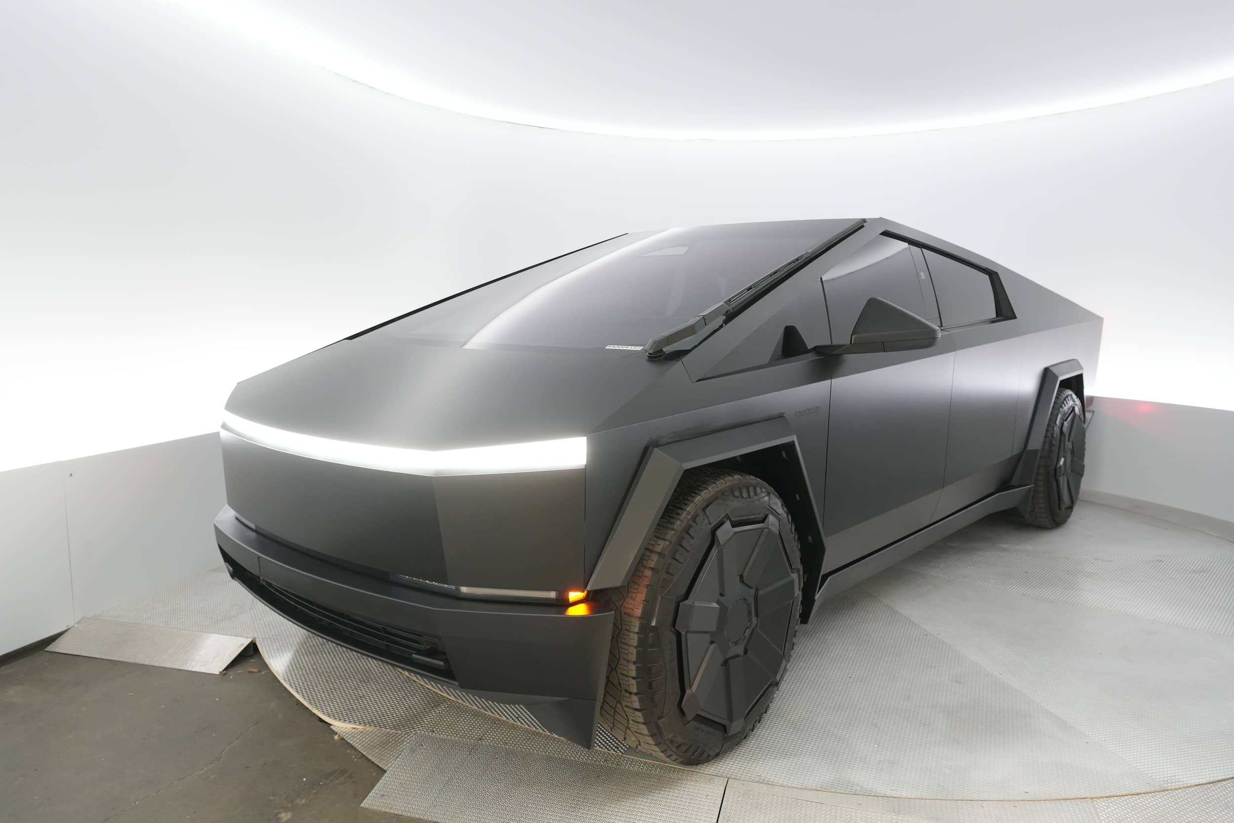 EverCars Co. featured vehicle's image for Tesla Cybertruck - 2024 Foundation on EverCars Co.