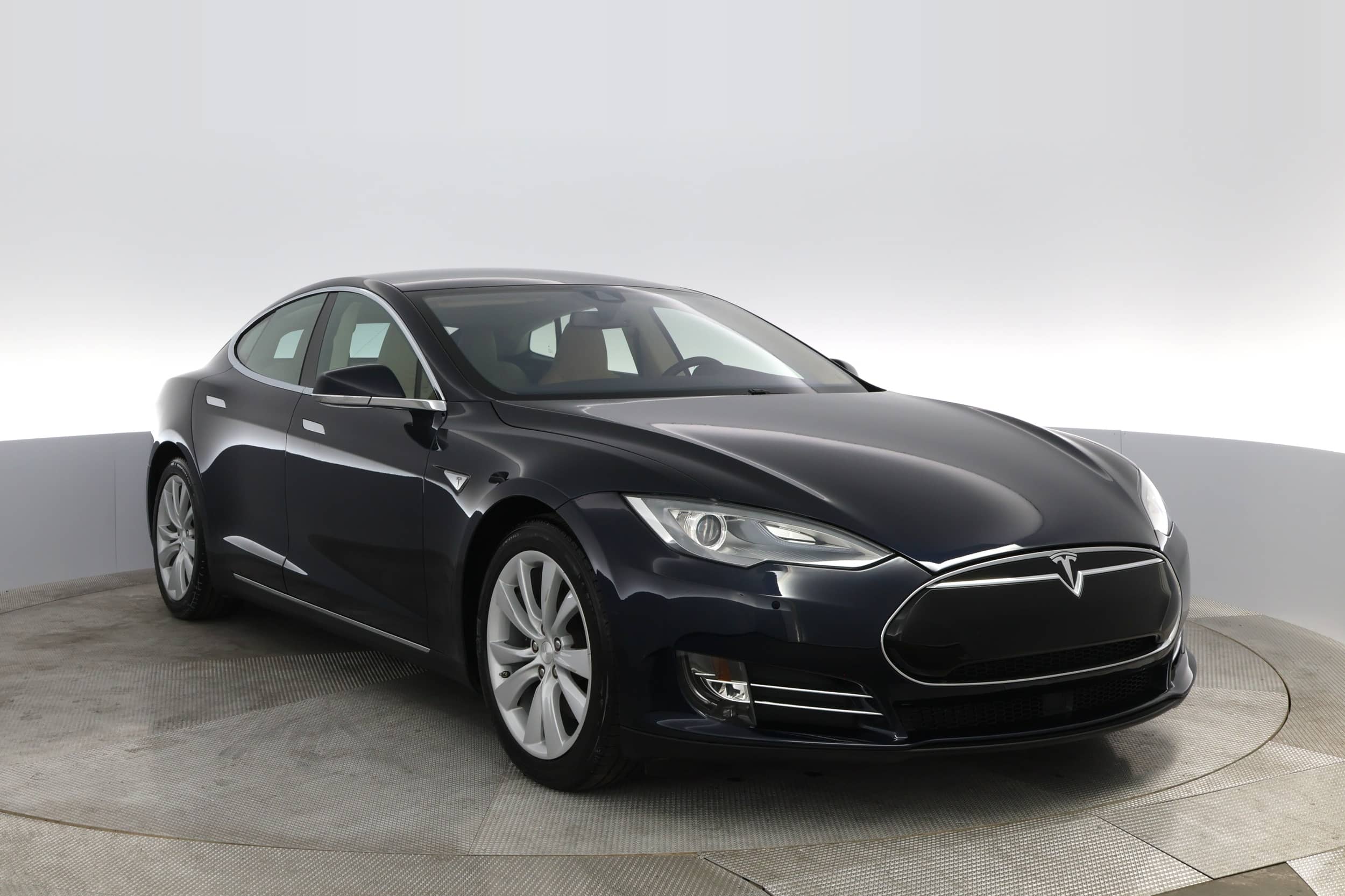 EverCar's Co. vehicle image for Tesla Model S - 2015 85D on EverCars Co.